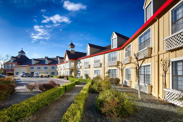 Red Lion Inn & Suites Auburn image 2