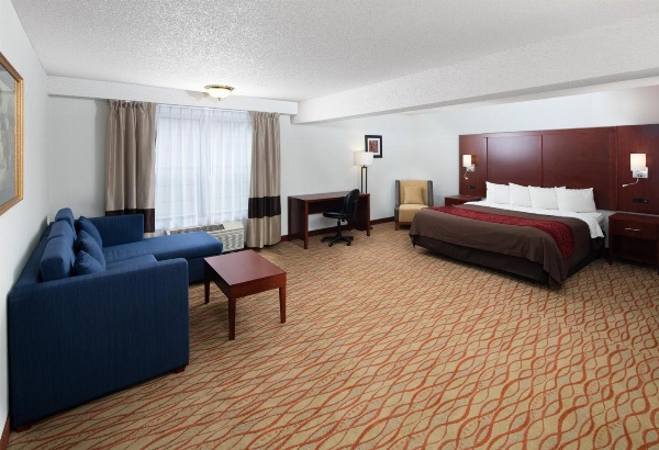 Red Lion Inn & Suites Auburn image 6