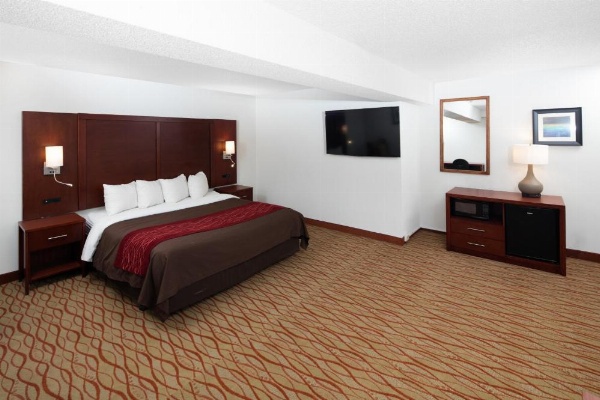 Red Lion Inn & Suites Auburn image 9